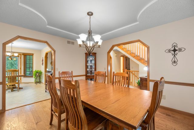 1250 N Pine Grove Ct, Wichita, KS 67212