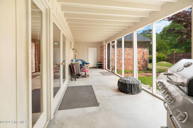 1000 Westminster Lane, Kinston, NC 28501