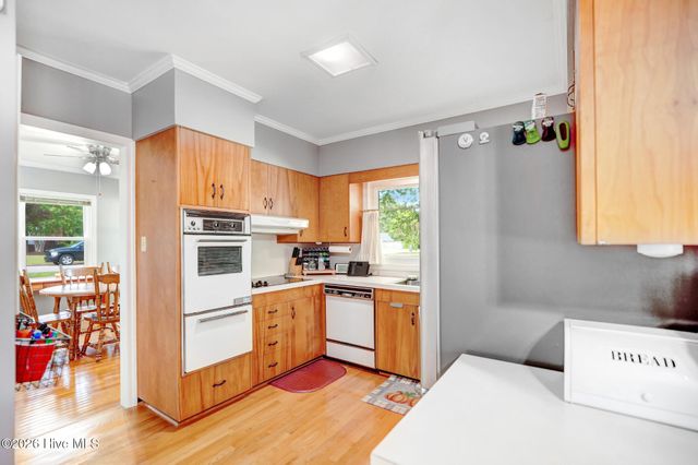 1000 Westminster Lane, Kinston, NC 28501