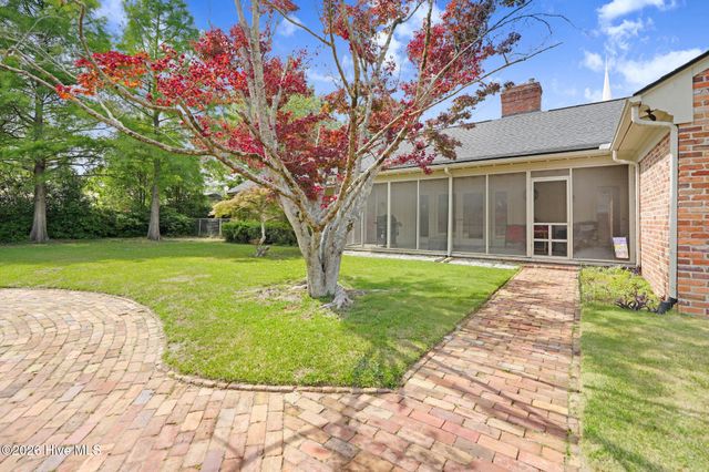 1000 Westminster Lane, Kinston, NC 28501