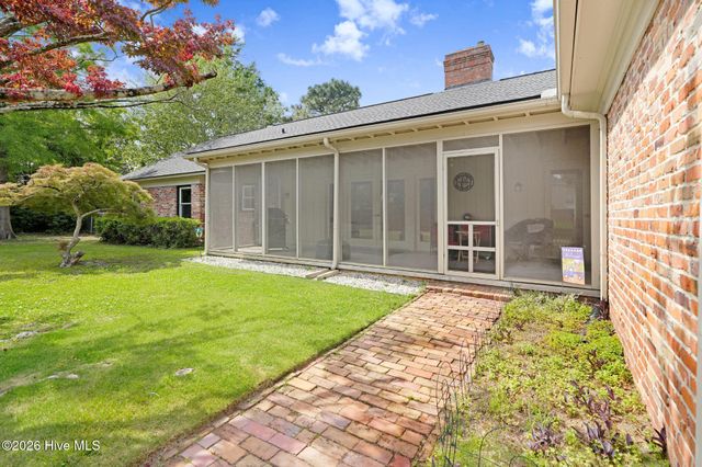 1000 Westminster Lane, Kinston, NC 28501