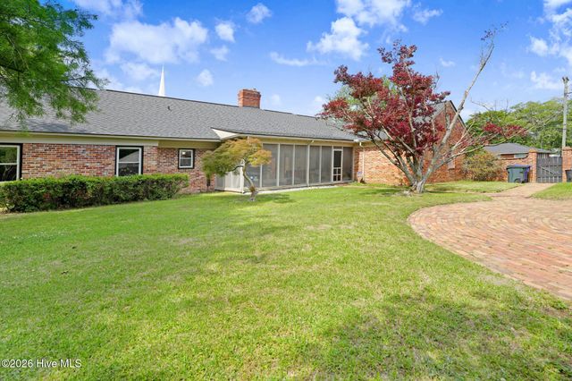 1000 Westminster Lane, Kinston, NC 28501