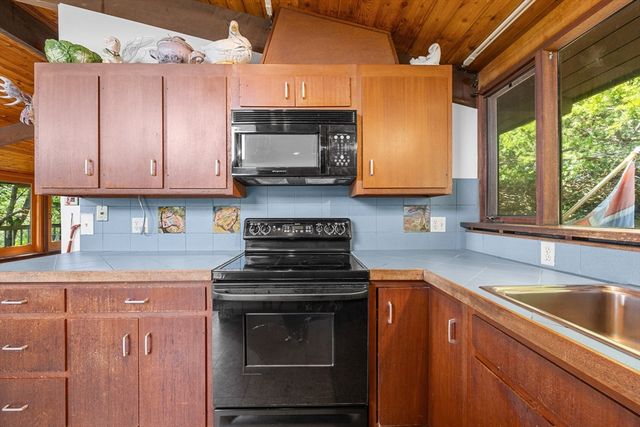 25 Resolution Rd, Truro, MA 02666