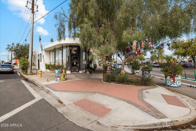 826 N 11TH Avenue, Phoenix, AZ 85007