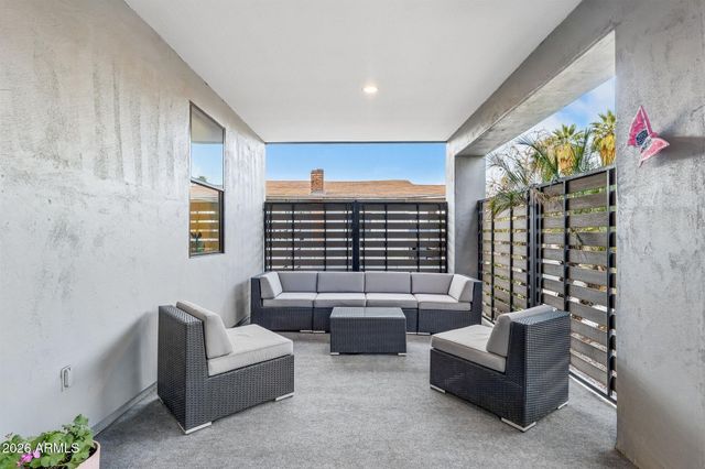 826 N 11TH Avenue, Phoenix, AZ 85007