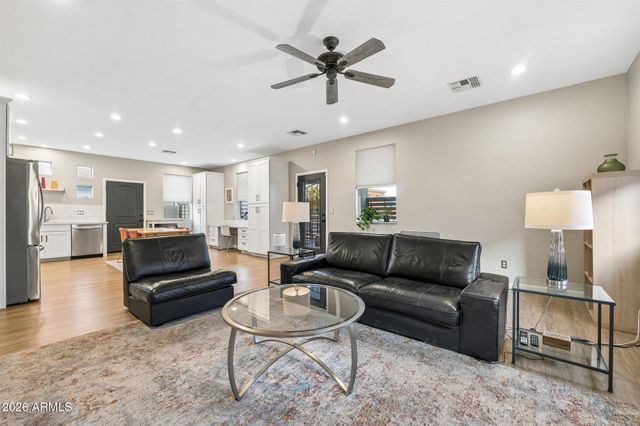 826 N 11TH Avenue, Phoenix, AZ 85007