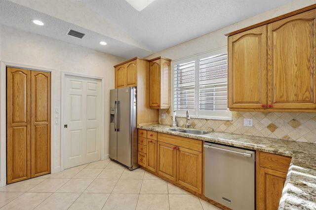 7633 La Corniche Circle, Boca Raton, FL 33433