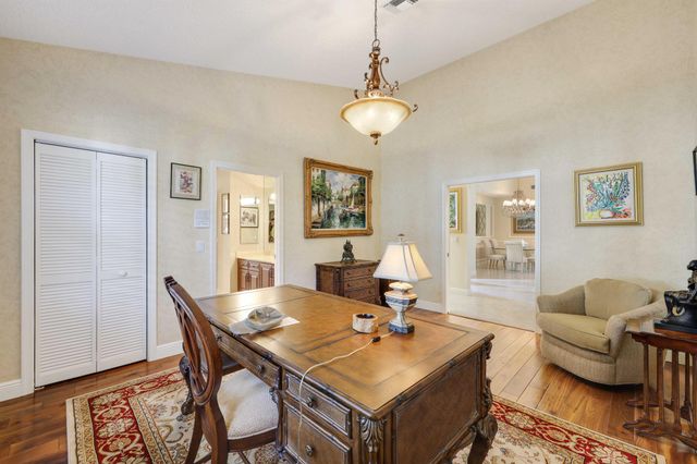 7633 La Corniche Circle, Boca Raton, FL 33433