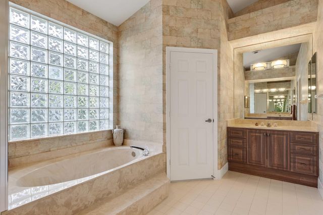 7633 La Corniche Circle, Boca Raton, FL 33433