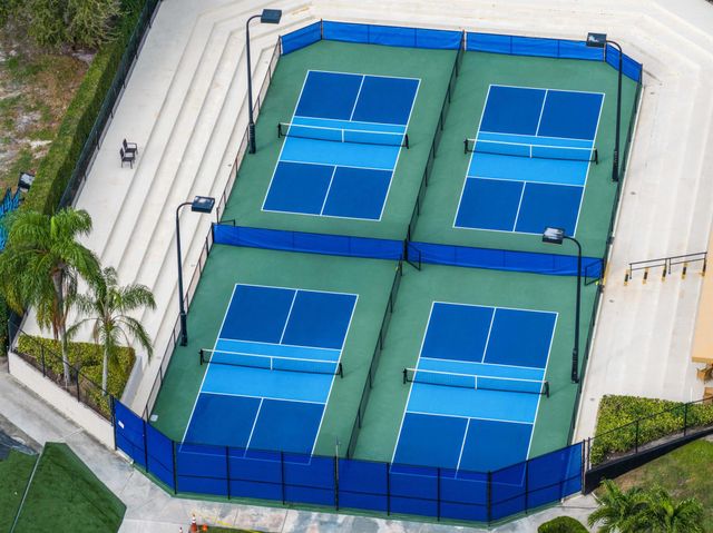 7633 La Corniche Circle, Boca Raton, FL 33433