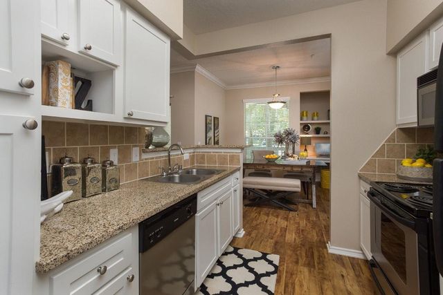 10440 Deerwood 15-1526, Houston, TX 77042