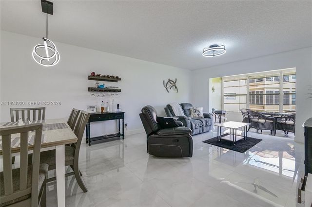 4701 NW 34th Street 502, Lauderdale Lakes, FL 33319