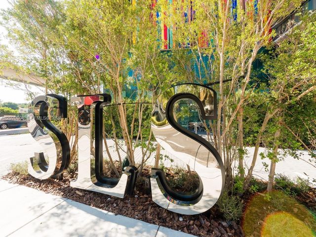 1300 S Miami 2709 2709, Miami, FL 33130
