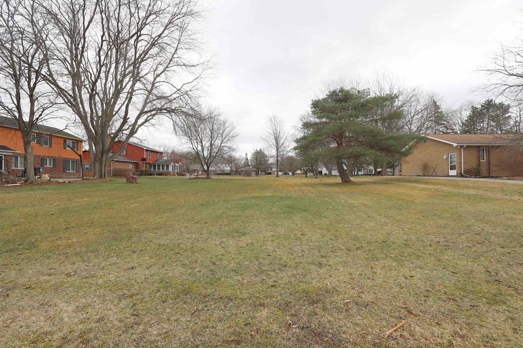 Cimarron Trail, Flint, MI 48532