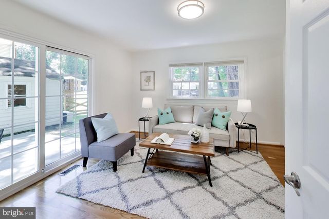 302 MANNAKEE ST, Rockville, MD 20850