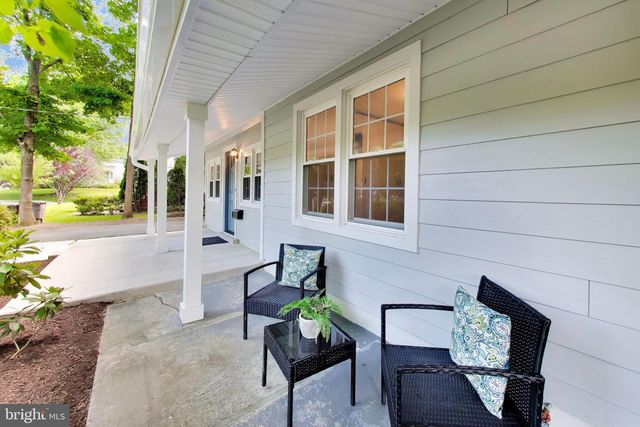302 MANNAKEE ST, Rockville, MD 20850
