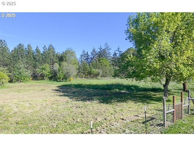 87676 TERRITORIAL Hwy, Veneta, OR 97487