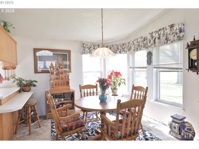 87676 TERRITORIAL Hwy, Veneta, OR 97487