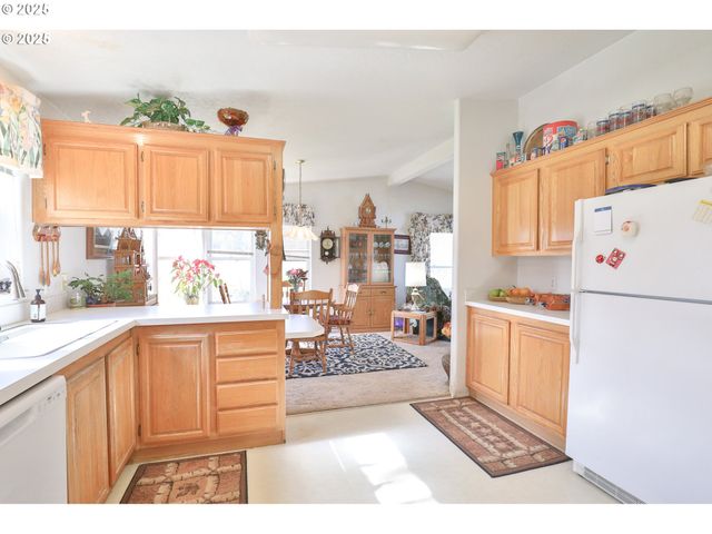 87676 TERRITORIAL Hwy, Veneta, OR 97487