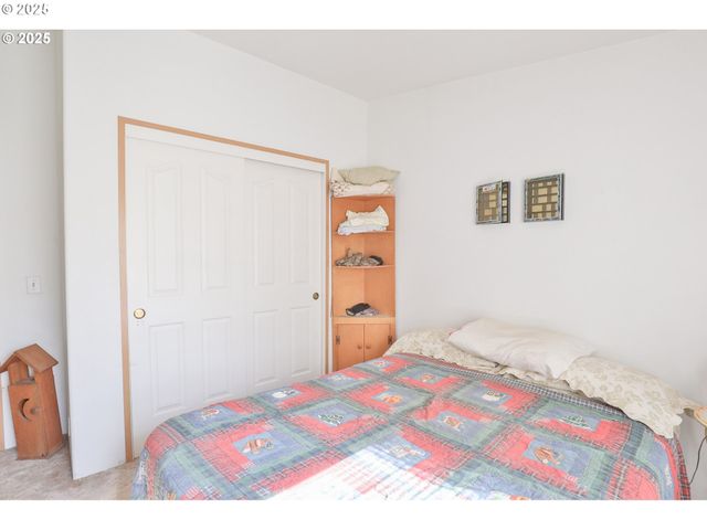 87676 TERRITORIAL Hwy, Veneta, OR 97487