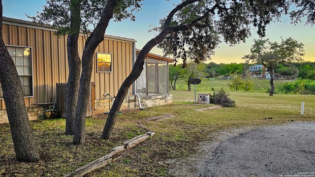 1647 Rio Ranchero, Pipe Creek, TX 78063