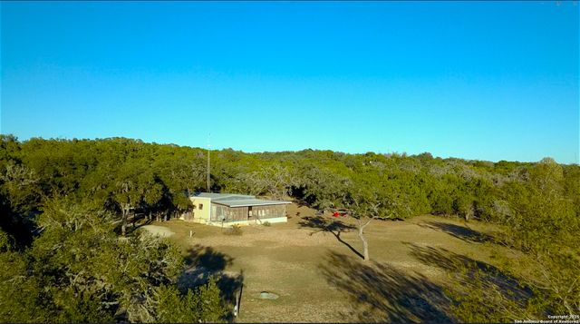 1647 Rio Ranchero, Pipe Creek, TX 78063
