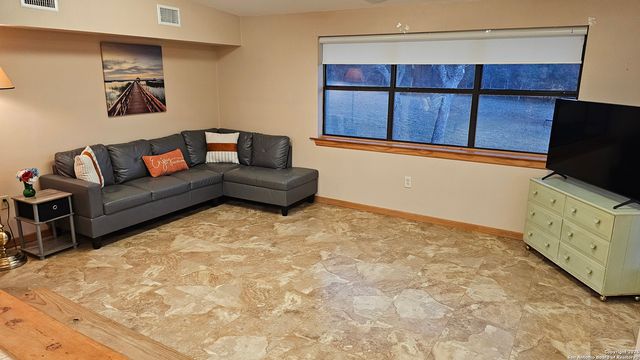 1647 Rio Ranchero, Pipe Creek, TX 78063