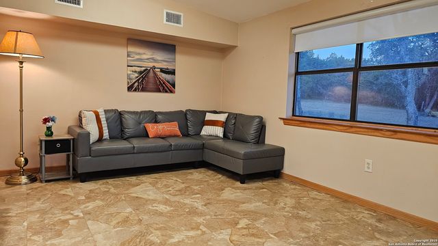 1647 Rio Ranchero, Pipe Creek, TX 78063