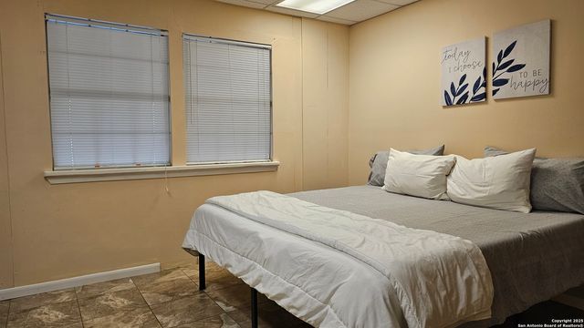 1647 Rio Ranchero, Pipe Creek, TX 78063