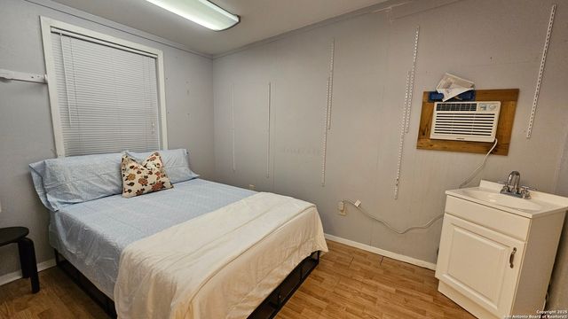 1647 Rio Ranchero, Pipe Creek, TX 78063