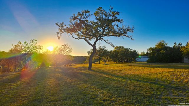 1647 Rio Ranchero, Pipe Creek, TX 78063