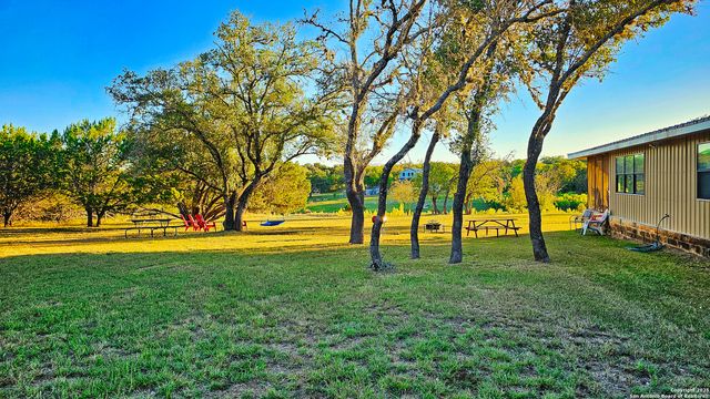 1647 Rio Ranchero, Pipe Creek, TX 78063