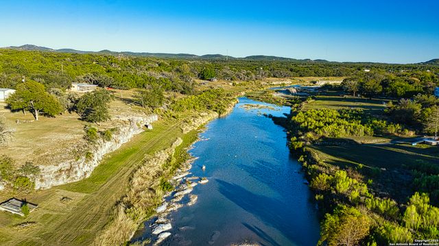 1647 Rio Ranchero, Pipe Creek, TX 78063