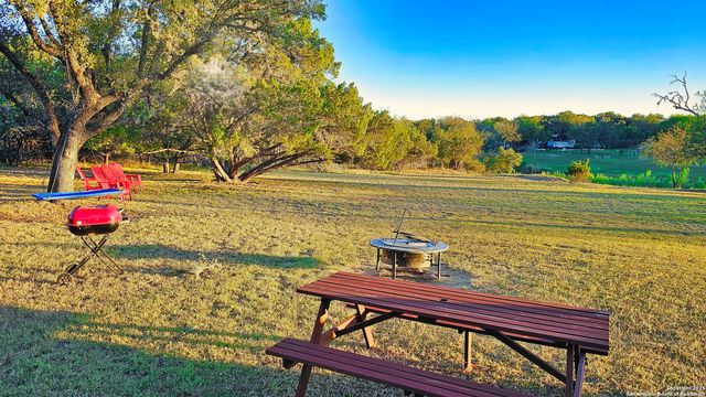 1647 Rio Ranchero, Pipe Creek, TX 78063