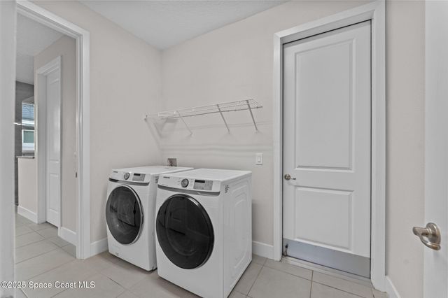 951 Hosbine Street SE, Palm Bay, FL 32909