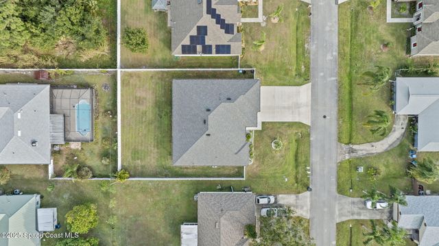 951 Hosbine Street SE, Palm Bay, FL 32909