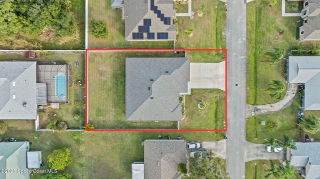 951 Hosbine Street SE, Palm Bay, FL 32909