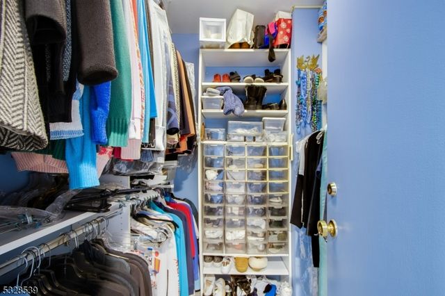 2 Claridge Dr 10ME 10ME, Verona Twp., NJ 07044