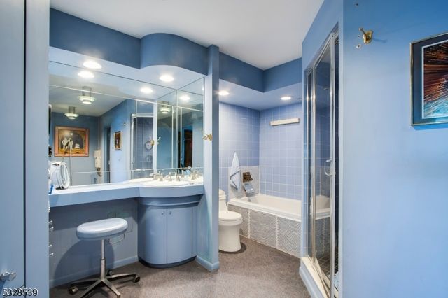 2 Claridge Dr 10ME 10ME, Verona Twp., NJ 07044