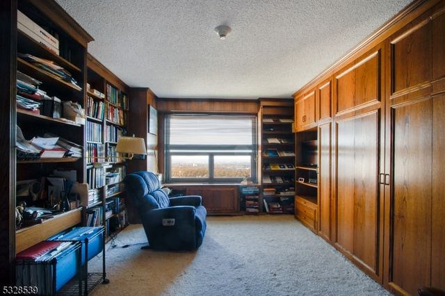 2 Claridge Dr 10ME 10ME, Verona Twp., NJ 07044