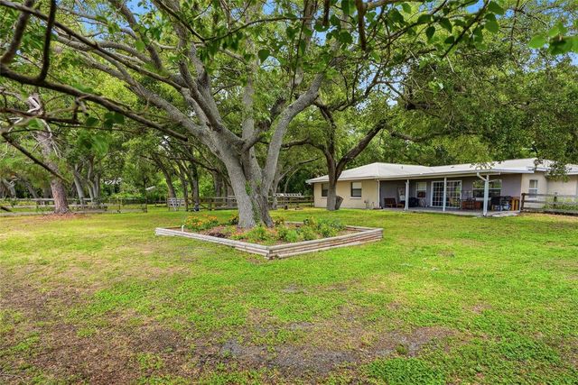 6300 86TH AVENUE N, Pinellas Park, FL 33782