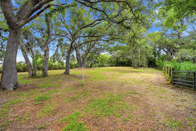 6300 86TH AVENUE N, Pinellas Park, FL 33782