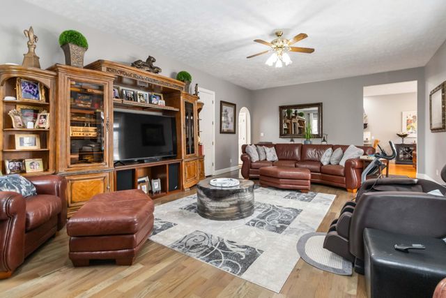 348 Runway Boulevard, Somerset, KY 42503