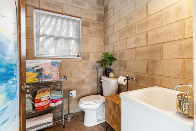 348 Runway Boulevard, Somerset, KY 42503