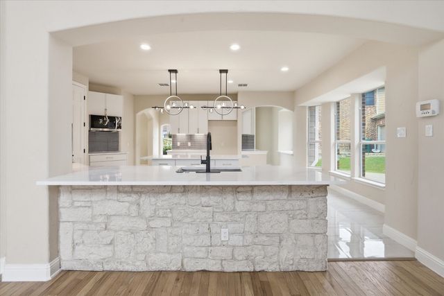 6001 Madeline Lane, Flower Mound, TX 75028