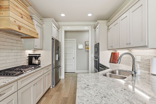 521 Coles Ferry Rd, Gallatin, TN 37066