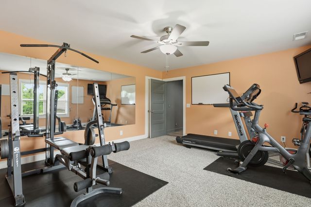 521 Coles Ferry Rd, Gallatin, TN 37066