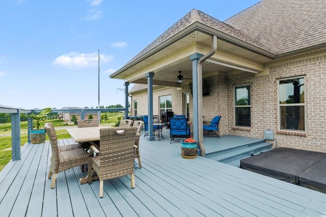 521 Coles Ferry Rd, Gallatin, TN 37066