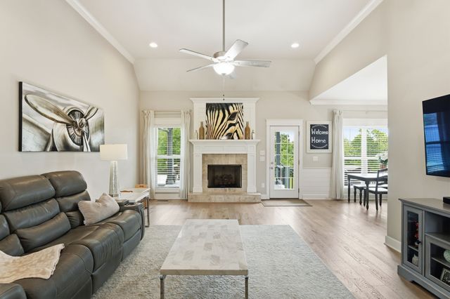 521 Coles Ferry Rd, Gallatin, TN 37066
