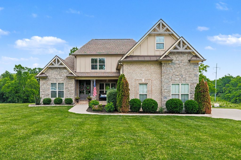 521 Coles Ferry Rd, Gallatin, TN 37066